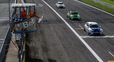 SEAT Leon Eurocup 2015: Chequered Flag Day 2