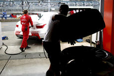 WTCC 2015: Japan Pit Lane