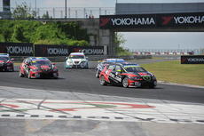 WTCC Hungaroring 2013 Race Action
