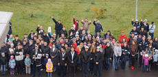 Commemorative photo of tree-planting participants