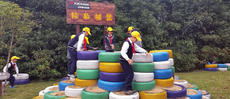 The company has appointed plant visitation guides and created the Yokohama Tire Garden, which includes a “Tyre Castle” made of used tyres
