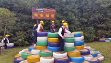 The company has appointed plant visitation guides and created the Yokohama Tire Garden, which includes a “Tyre Castle” made of used tyres