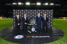 Commemorative picture at Chelsea FC home ground Stamford Bridge. (From right) Chelsea Manager Jose Mourinho, Chelsea Captain John Terry, Yokohama Rubber Chairman and CEO and Representative Director Tadanobu Nagumo and Yokohama Rubber Director and Managing Corporate Officer Hideto Katsuragawa