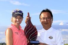Yokohama Tire LPGA Classic winner Kris Tamulis with YOKOHAMA´s Takaharu Fushimi