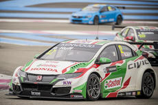 Honda Racing car driven by Rob Huff - Photo V.Curutchet
