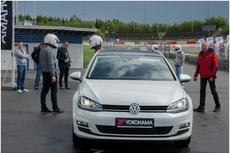 Leading car with instructor and helmets also at Müllenbachschleife