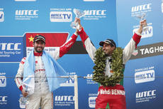Bennani wins independent Trophy and celebrates with WTCC Champion Lopez