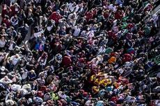 Crowds celebrating home hero victory in FIA WTCC Race of Argentina