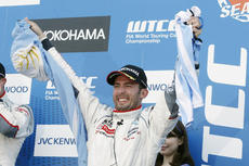 Lopez celebrating first victory in Japan in 2014