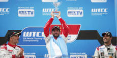 Lopez celebrates WTCC victory with Muller and Bennani in the podium