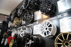 Wall display of YOKOHAMA aluminum wheels (Tokyo Auto Salon 2015)