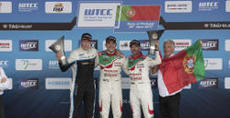 Michelisz celebrates podium in main race