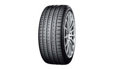 “ADVAN Sport V105” Tyre shown in photo differs in size from those installed on the WRX STI