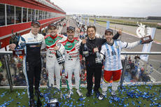 WTCC Smiles all round - Argentina 17